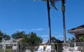 Island Palms Motor Inn
